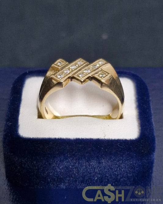 Ladies 9ct Yellow Gold Ring W/Clear Stones