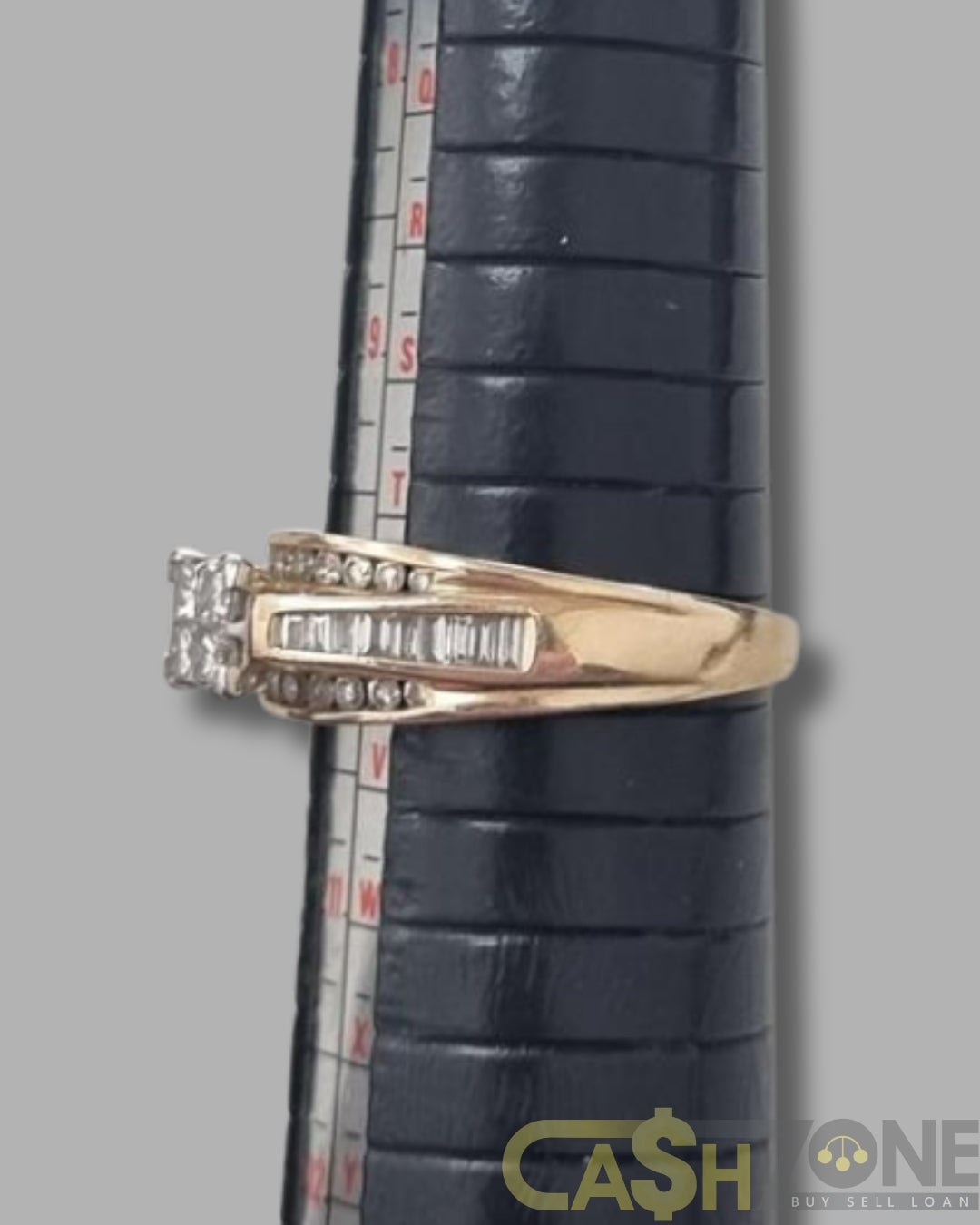 Ladies 14ct Yellow Gold Clear Stone Ring