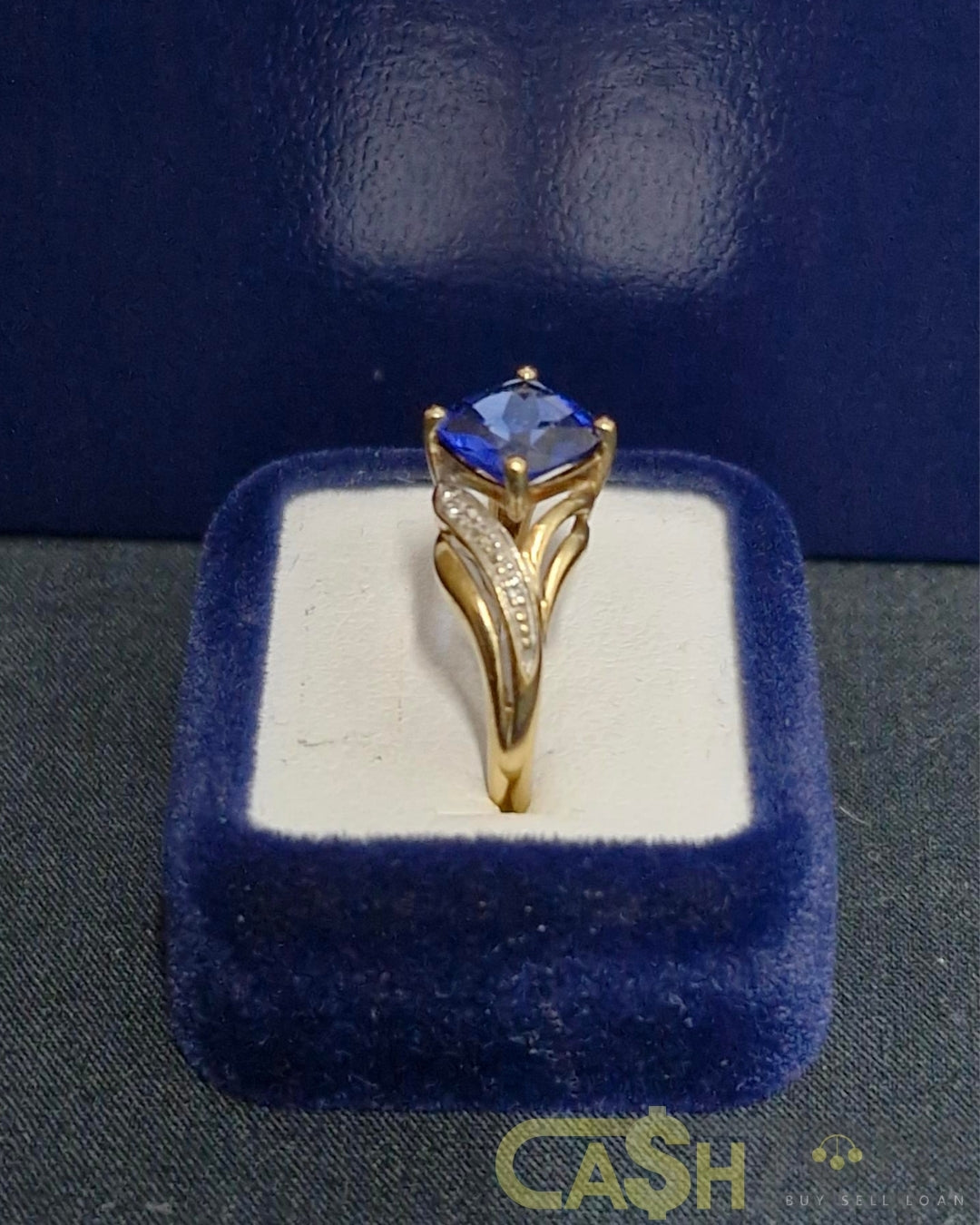 Ladies 9ct Yellow Gold Blue Stone Ring