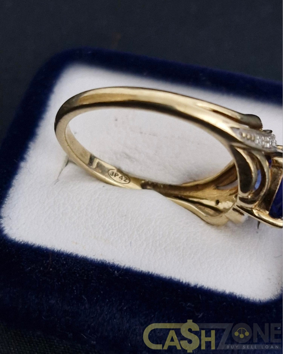 Ladies 9ct Yellow Gold Blue Stone Ring