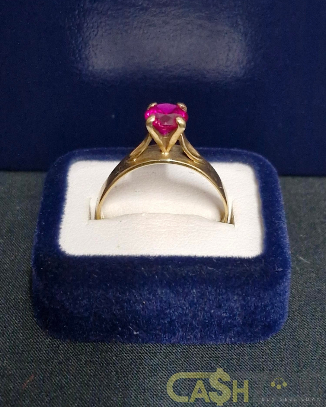 Ladies 9ct Yellow Gold Pink Stone Ring
