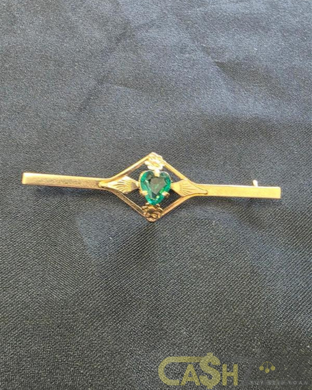 Ladies 9ct Yellow Gold Bar Pin With Green Heart Shaped Stone