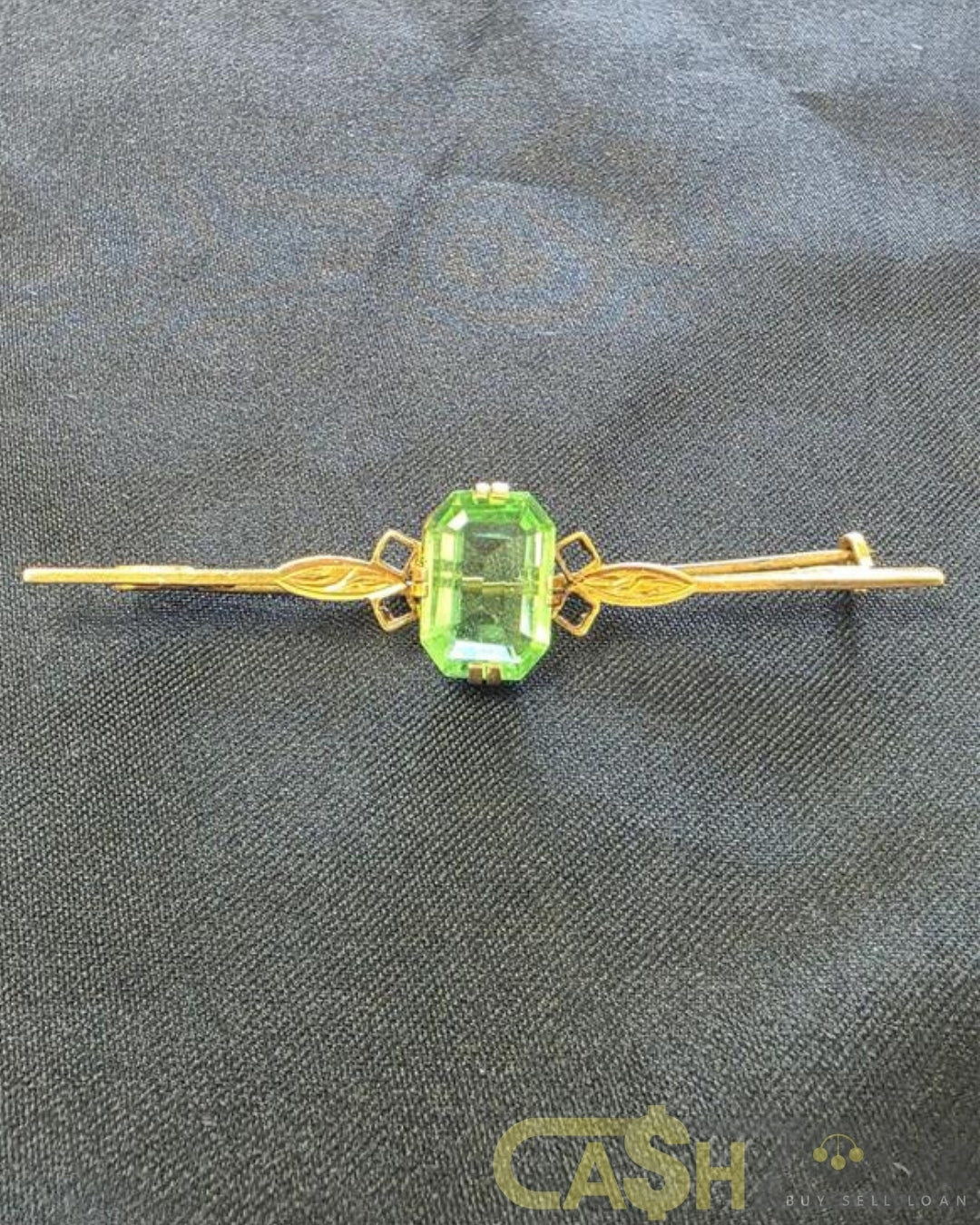 Ladies 9ct Yellow Gold Green Stone Bar Pin