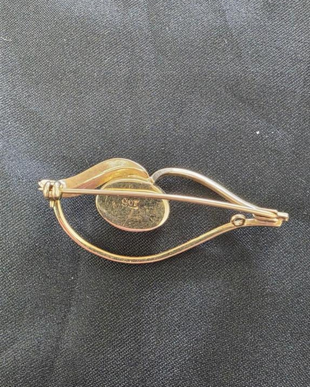 Ladies 9ct Yellow Gold Opal Brooch