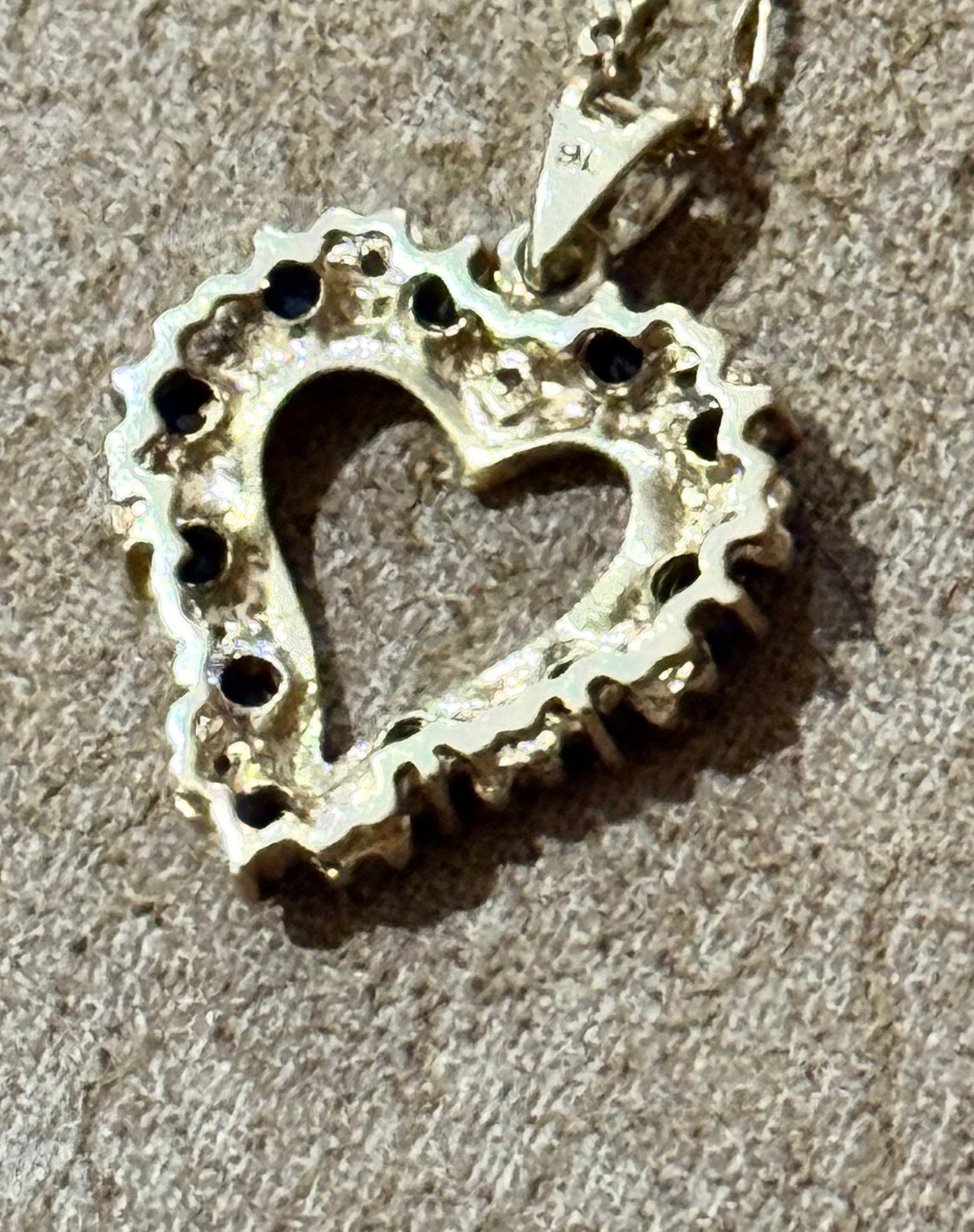 LADIES 9CT YELLOW GOLD HEART PENDANT